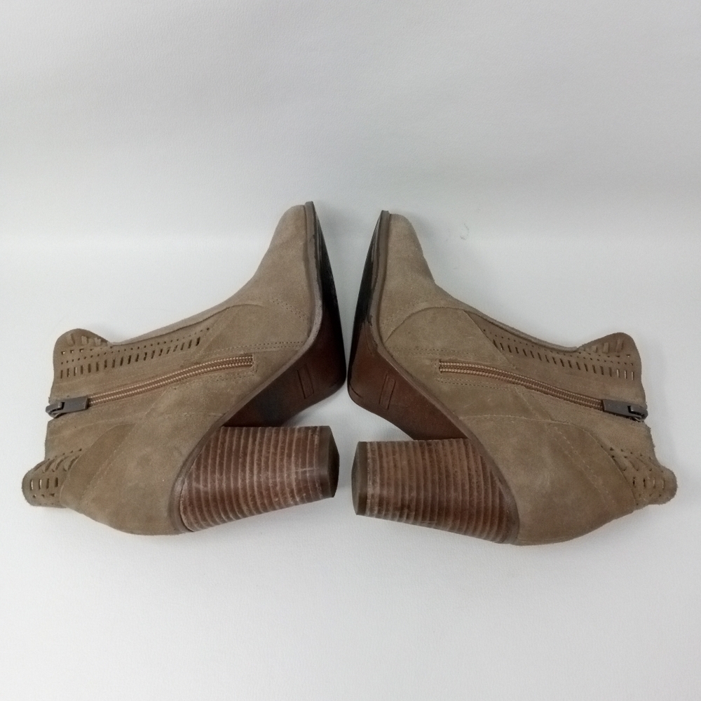 Vince Camuto Fenyia Tan Foxy Verona Bootie Suede Stacked Heel Boots - Picture 9 of 11